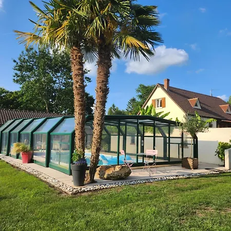 Chez Particulier Avec Petit Dejeuner, Piscine, Pool House Ubytování v soukromí *