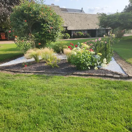 Chez Particulier Avec Petit Dejeuner, Piscine, Pool House Saint-Pierre-de-Manneville